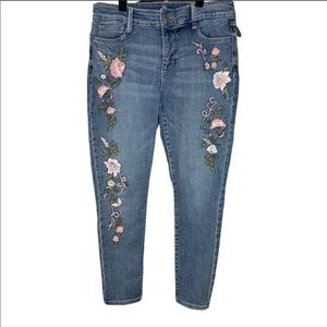 St. John’s Bay Floral Embroidered Light Wash Skinny Jeans, 8 petite